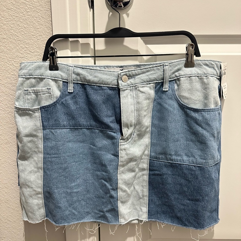 Hollister - High-Rise Denim Mini Skirt - Two Tone. NWT